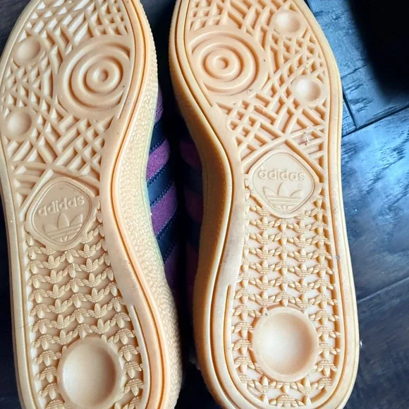 Adidas Spezial Maroon and Black Sneakers - Picture 8 of 9